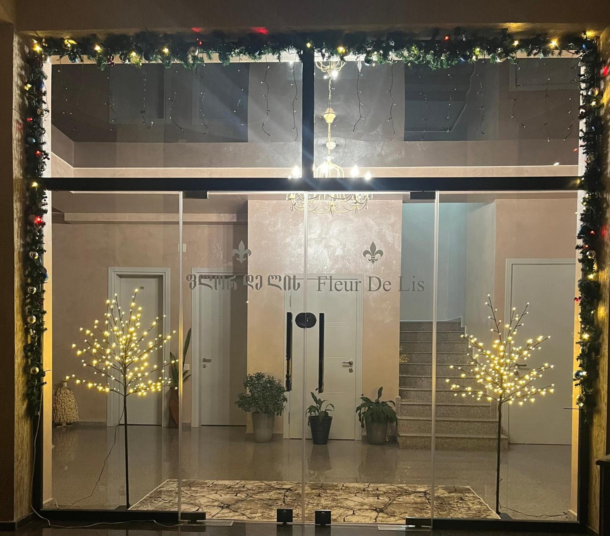Hotel Fleur De Lis Gonio Extérieur photo